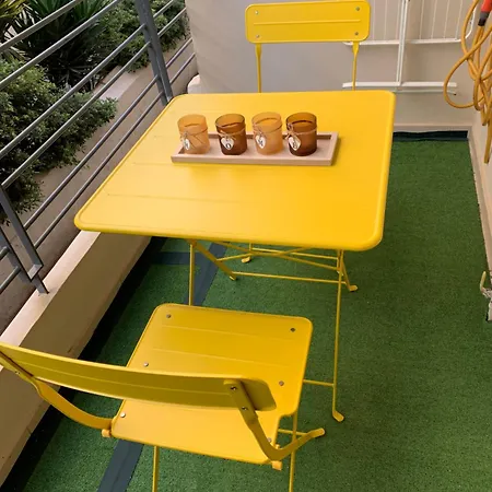Glyfada Centre 公寓 *